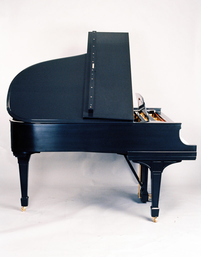 Steinway & Sons Piano L Satin Ebony 249957